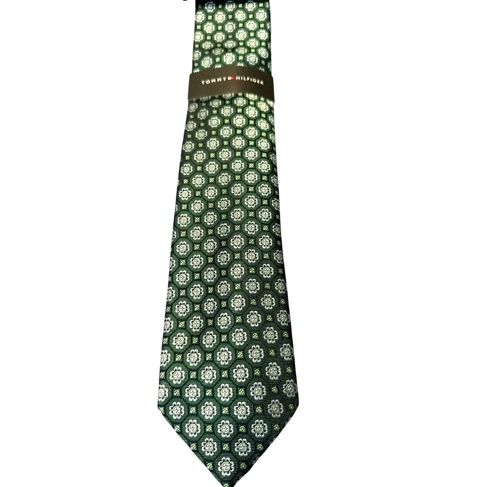 NWT Tommy Hilfiger Green Floral Medallion Silk Blend Men's Tie Classic Preppy